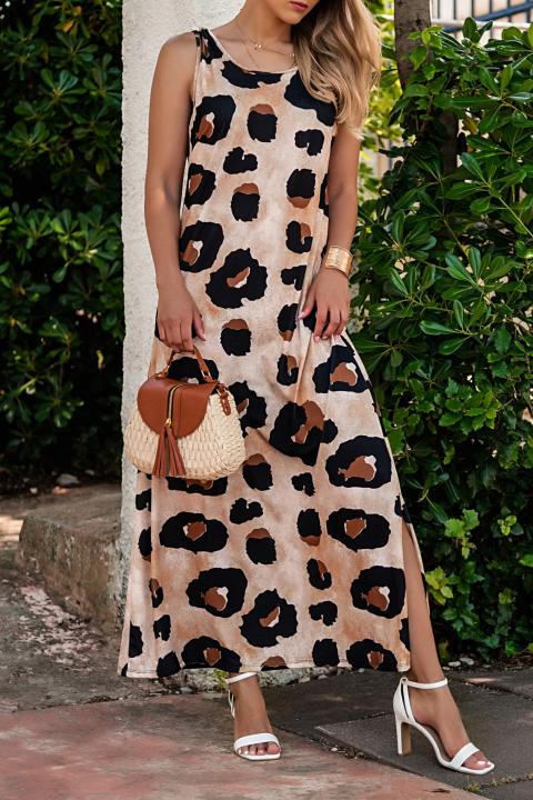 La modella è alta 170 cm e indossa una taglia S