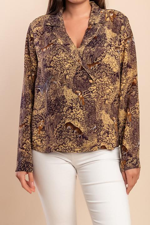 La modella nella foto è alta 170 cm.