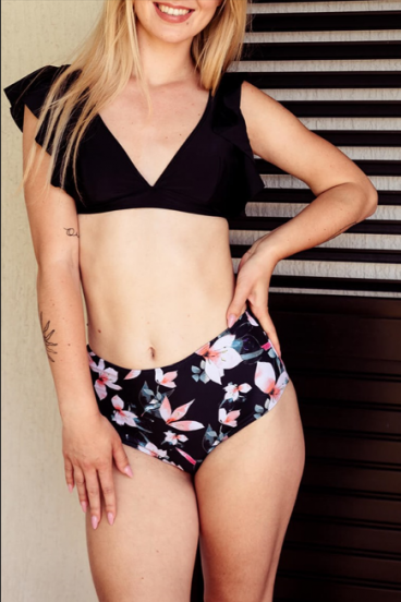 Costume da bagno due pezzi con volant, nero