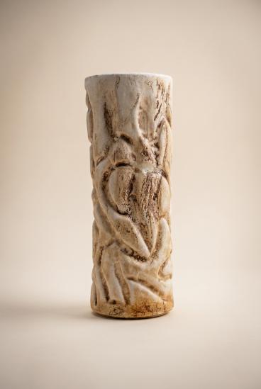 Vaso in Ceramica a Rilievo Fatto a Mano
