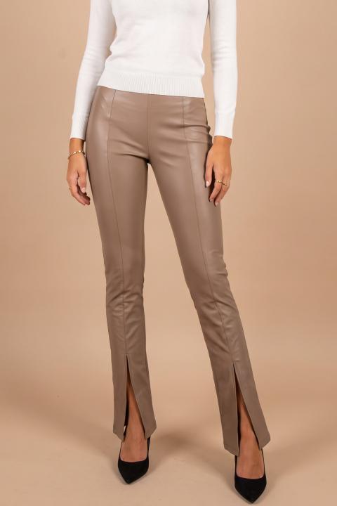Pantaloni in ecopelle, beige