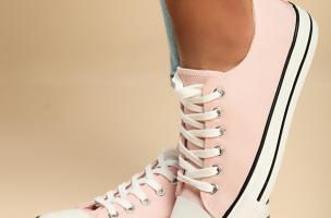 Sneakers fashion realizzate in tessuto, rosa pastello