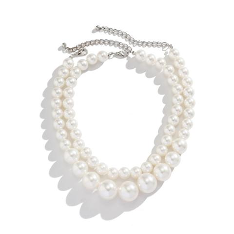 Set di due collane con perle finte, bianche